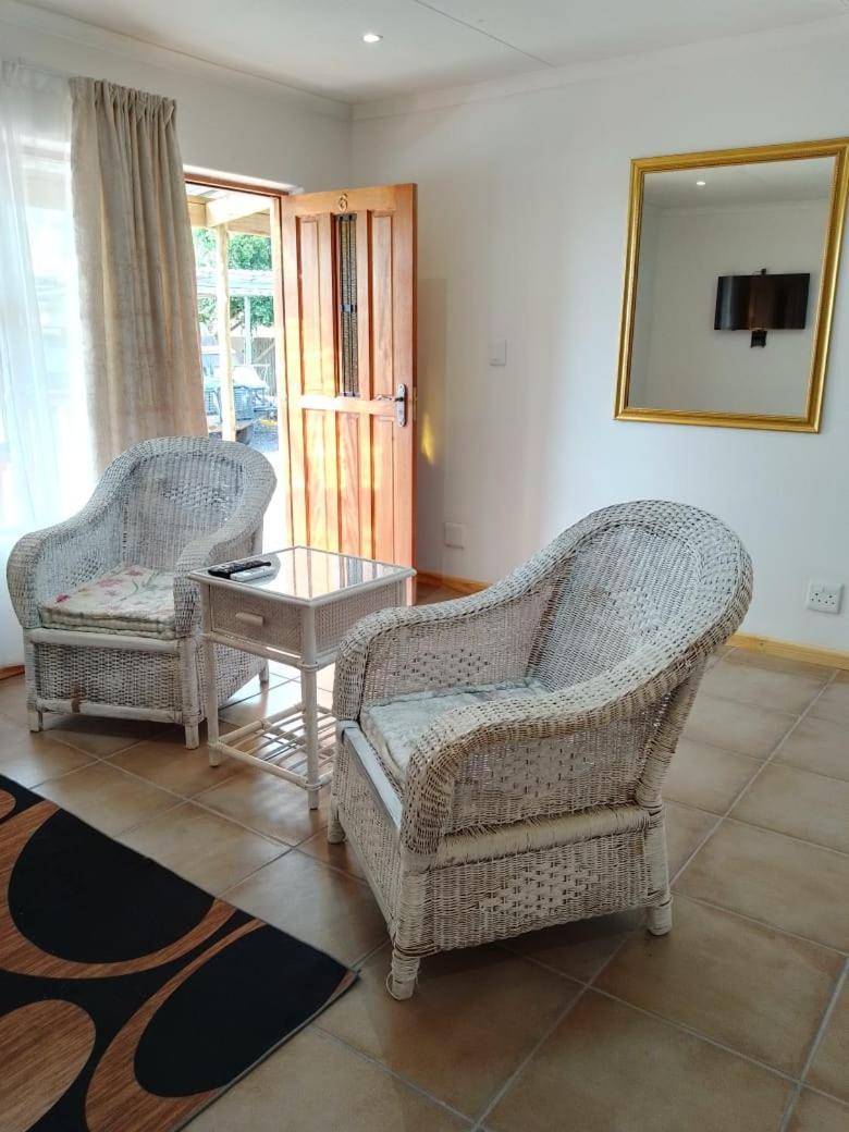 Happy Jackal Hotel Colchester Ngoại thất bức ảnh